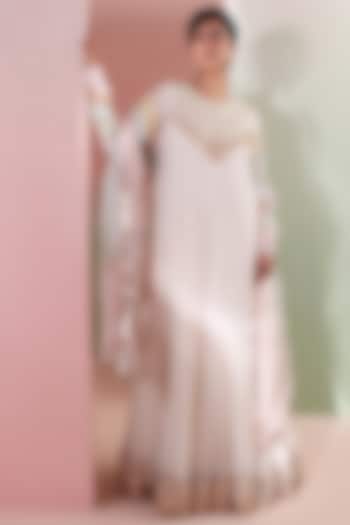 Ivory Mul Chanderi Wedding Anarkali With Dupatta by Priyanka Jain at Pernia's Pop Up Shop