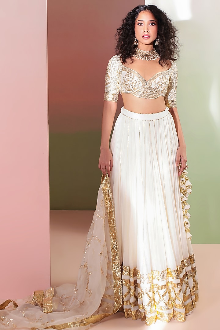 Ivory Mul Chanderi Embroidered Wedding Lehenga Set by Priyanka Jain at Pernia's Pop Up Shop