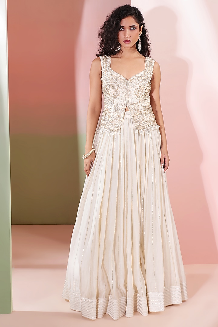 Ivory Mul Chanderi Dabka Embroidered Wedding Lehenga Set by Priyanka Jain at Pernia's Pop Up Shop