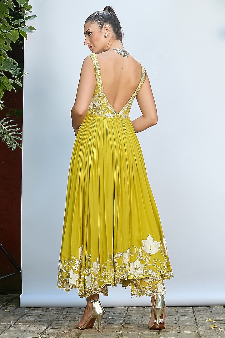 Sheen Green Italian Crepe Aari Work Wedding Anarkali Set by Priyanka Jain at Pernia's Pop Up Shop