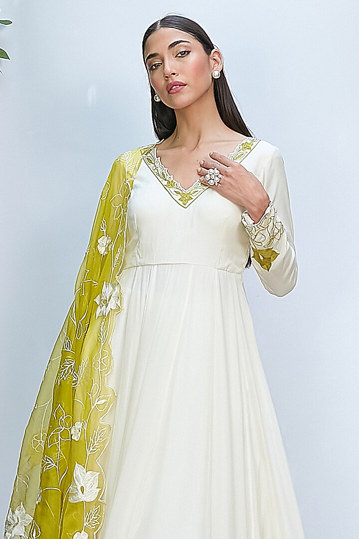 Ivory Italian Crepe Embroidered Wedding Anarkali Set by Priyanka Jain at Pernia's Pop Up Shop