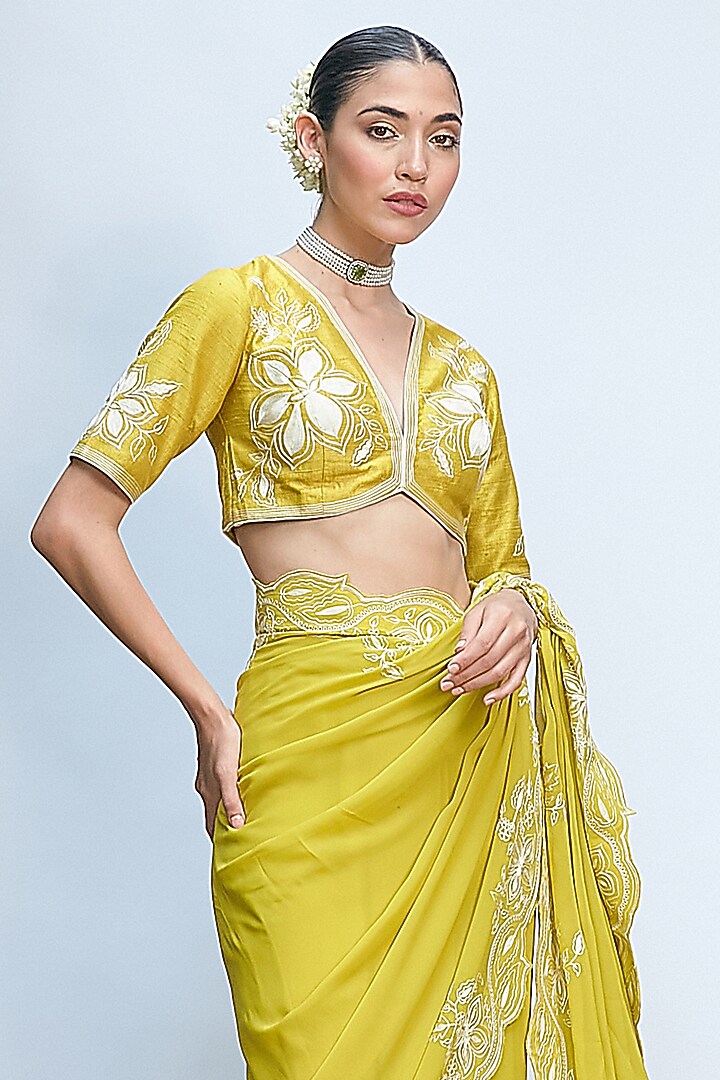 Sheen Green Italian Crepe Aari Embroidered Pre-Draped Wedding Saree Set by Priyanka Jain at Pernia's Pop Up Shop