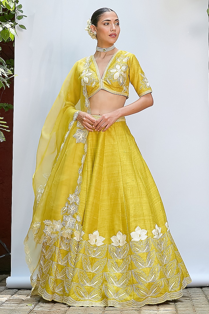 Sheen Green Raw silk Aari Embroidered Wedding Lehenga Set by Priyanka Jain at Pernia's Pop Up Shop