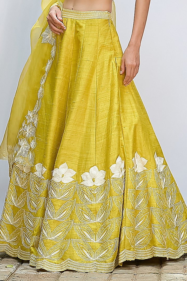 Sheen Green Raw silk Aari Embroidered Wedding Lehenga Set by Priyanka Jain at Pernia's Pop Up Shop