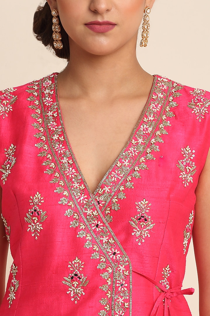 Fuchsia Georgette Lehenga Set by Priyanka Jain at Pernia's Pop Up Shop