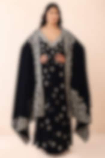 Midnight Blue Velvet Hand Embroidered Wedding Anarkali With Dupatta by Priyanka Jain at Pernia's Pop Up Shop