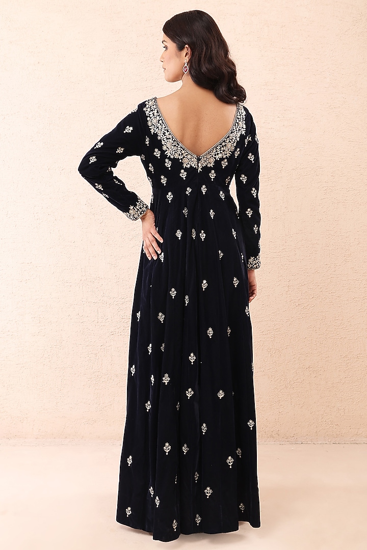 Midnight Blue Velvet Hand Embroidered Wedding Anarkali With Dupatta by Priyanka Jain at Pernia's Pop Up Shop