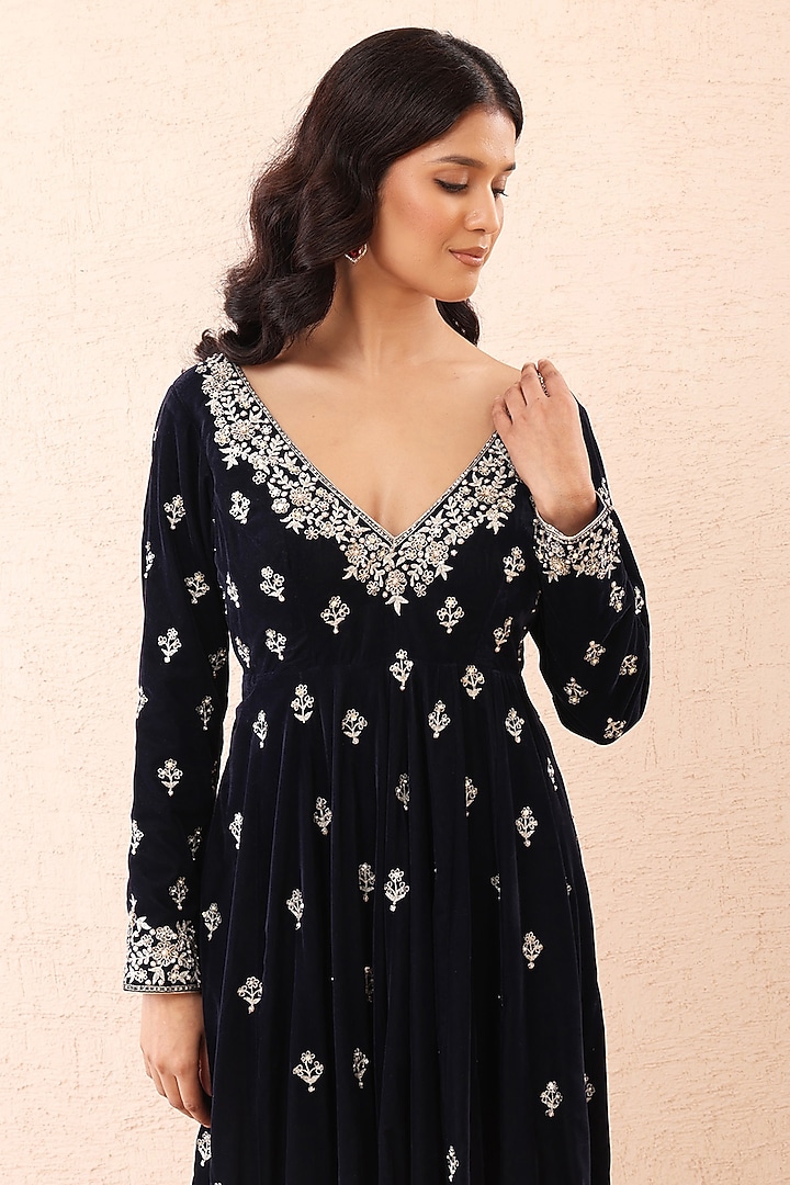 Midnight Blue Velvet Hand Embroidered Wedding Anarkali With Dupatta by Priyanka Jain at Pernia's Pop Up Shop