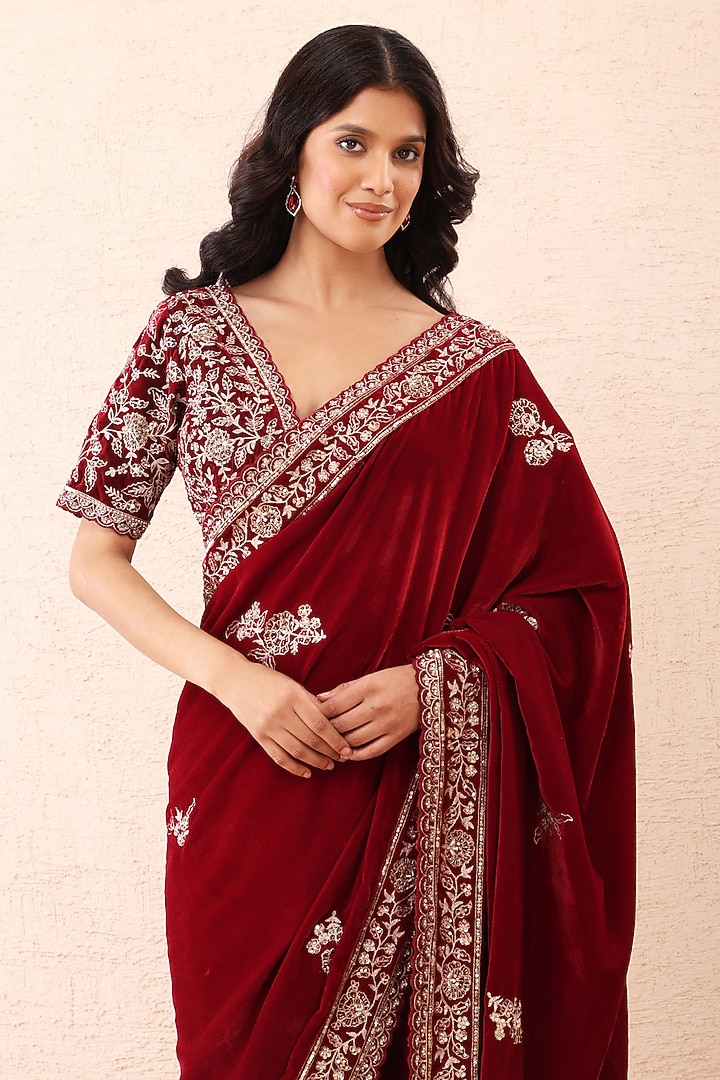 Burgundy Velvet Zari Embroidered Pre-Stitched Reception Saree Set by Priyanka Jain at Pernia's Pop Up Shop