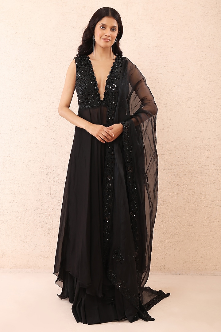 Black Sheer Organza Sequins Embroidered Wedding Anarkali Set by Priyanka Jain at Pernia's Pop Up Shop