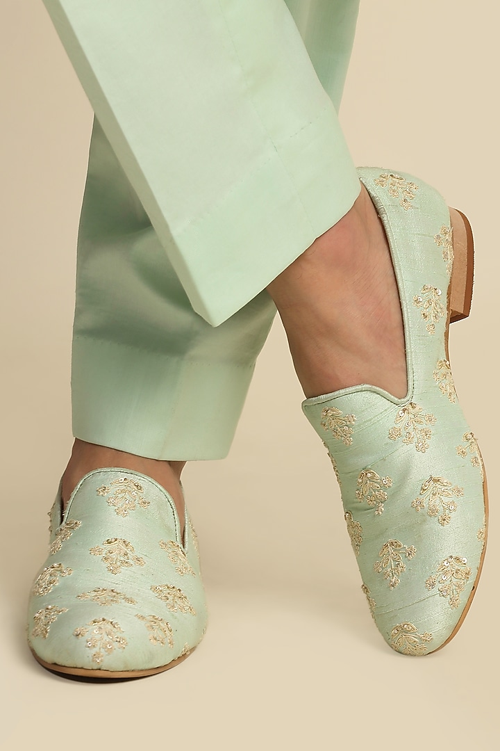 Green Raw Silk & Cotton Anchor Embroidered Wedding Sherwani Set by Priyanka Jain Men at Pernia's Pop Up Shop