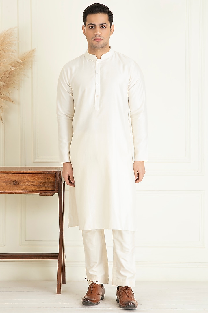 Ivory Cotton Thread & Sequins Embroidered Bundi Jacket Set by Priyanka Jain Men at Pernia's Pop Up Shop