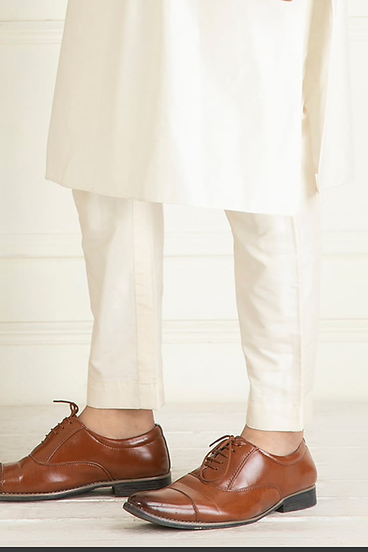 Ivory Cotton Thread & Sequins Embroidered Bundi Jacket Set by Priyanka Jain Men at Pernia's Pop Up Shop