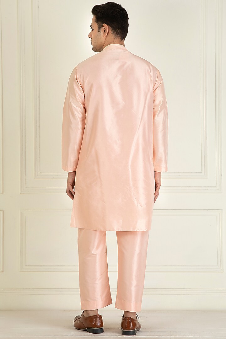 Peach Pure Silk Kurta Set by Priyanka Jain Men at Pernia's Pop Up Shop