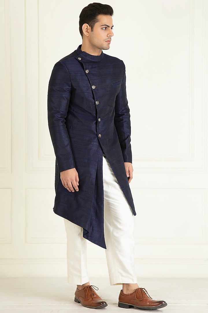 Navy Blue Raw Silk Draped Wedding Indowestern Set by Priyanka Jain Men at Pernia's Pop Up Shop