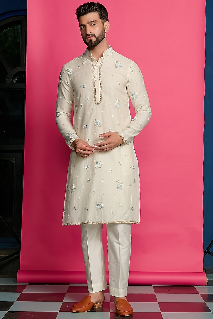 Ivory Chanderi Sequins Embroidered Kurta Set by Priyanka Jain Men at Pernia's Pop Up Shop