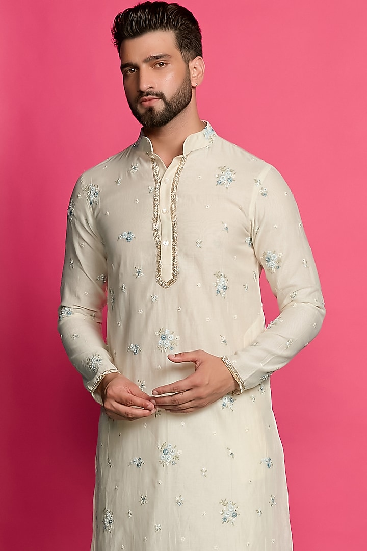 Ivory Chanderi Sequins Embroidered Kurta Set by Priyanka Jain Men at Pernia's Pop Up Shop