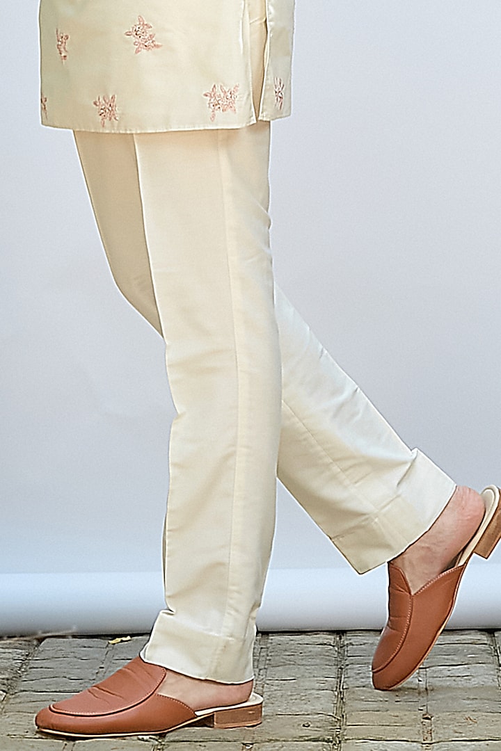 Ivory Cotton Silk Dori Embroidered Short Kurta Set by Priyanka Jain Men at Pernia's Pop Up Shop