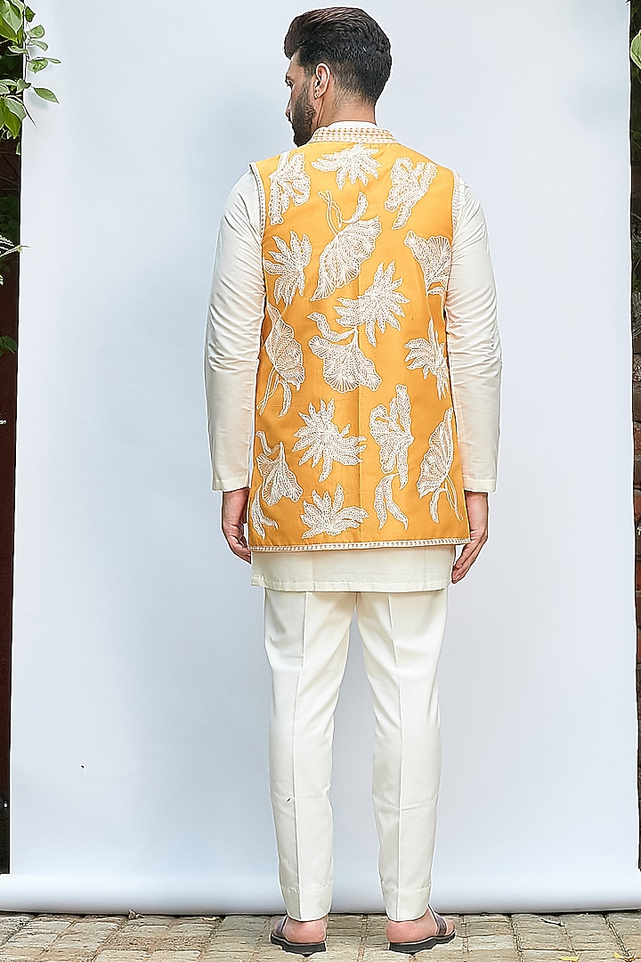 Mustard Dupion Silk Aari Embroidered Wedding Indowestern Set by Priyanka Jain Men at Pernia's Pop Up Shop