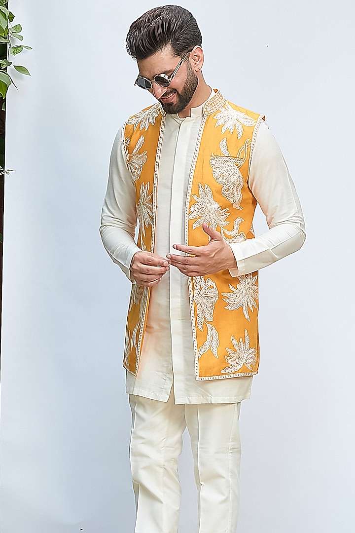 Mustard Dupion Silk Aari Embroidered Wedding Indowestern Set by Priyanka Jain Men at Pernia's Pop Up Shop