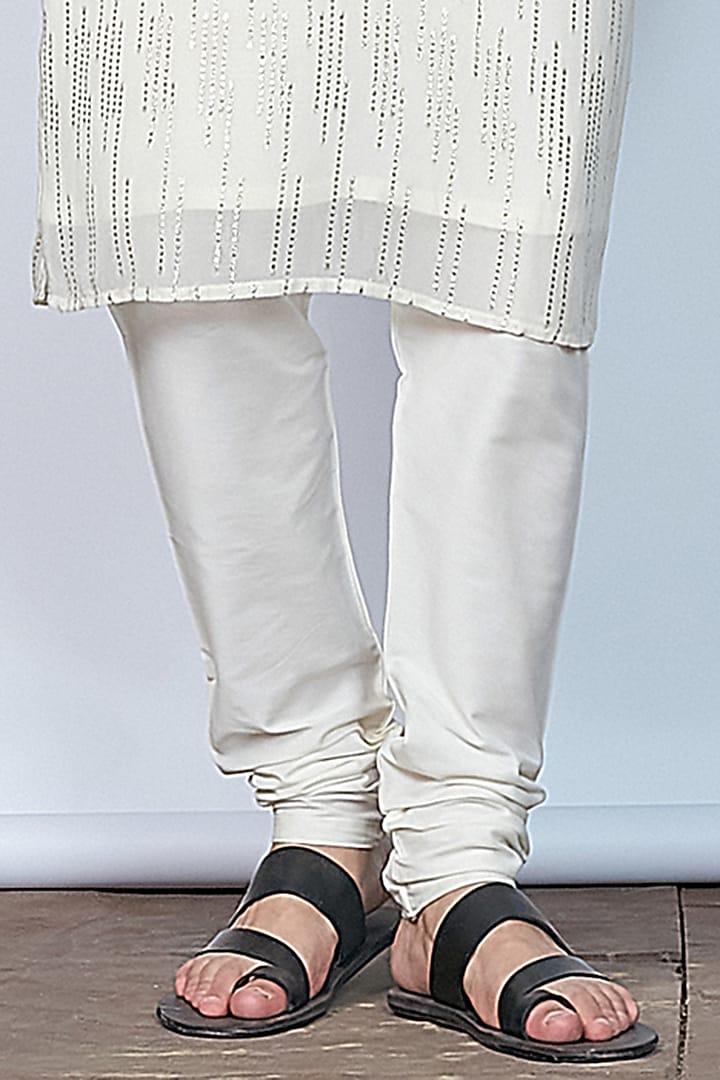 Ivory Shimmer Georgette Kurta Set by Priyanka Jain Men at Pernia's Pop Up Shop