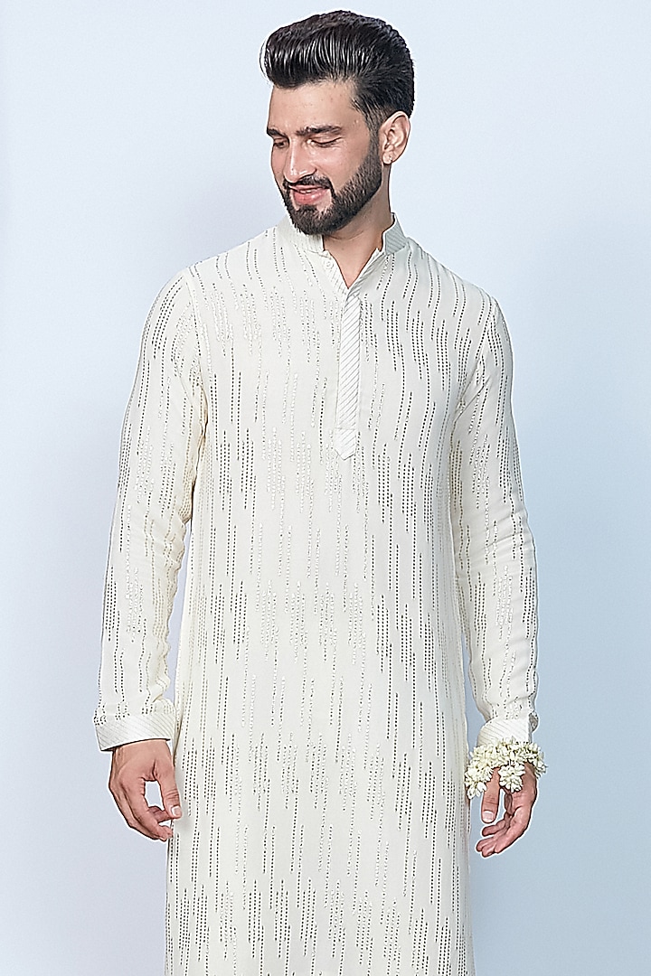 Ivory Shimmer Georgette Kurta Set by Priyanka Jain Men at Pernia's Pop Up Shop