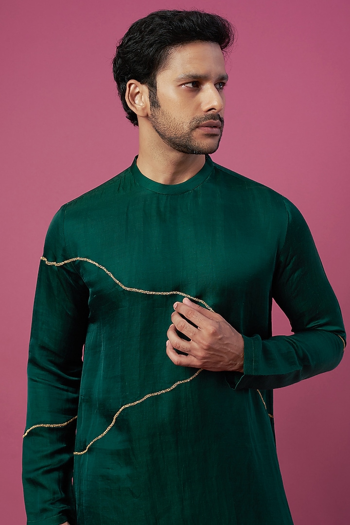 Green Linen Satin Embroidered Kurta by Prima Czar at Pernia's Pop Up Shop