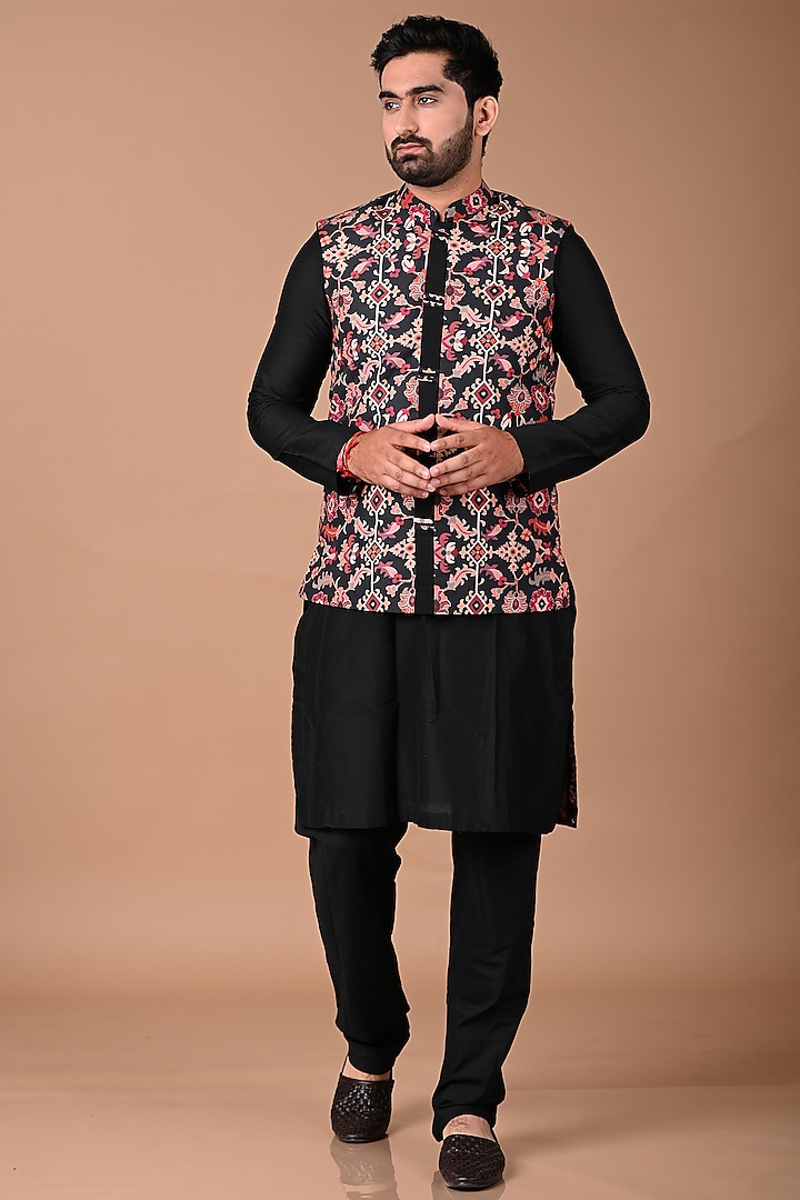 Black Cotton Silk Ikat Printed Bundi Jacket Set by PRIYANKA HARALALKA