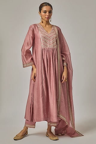 Onion Pink Chanderi Hand Embroidered Kurta Set by Priyal Prakash