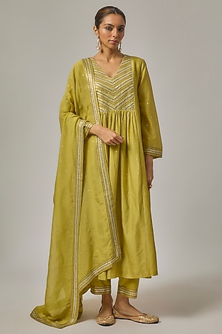 Pistachio Green Chanderi Hand Embroidered Kurta Set by Priyal Prakash