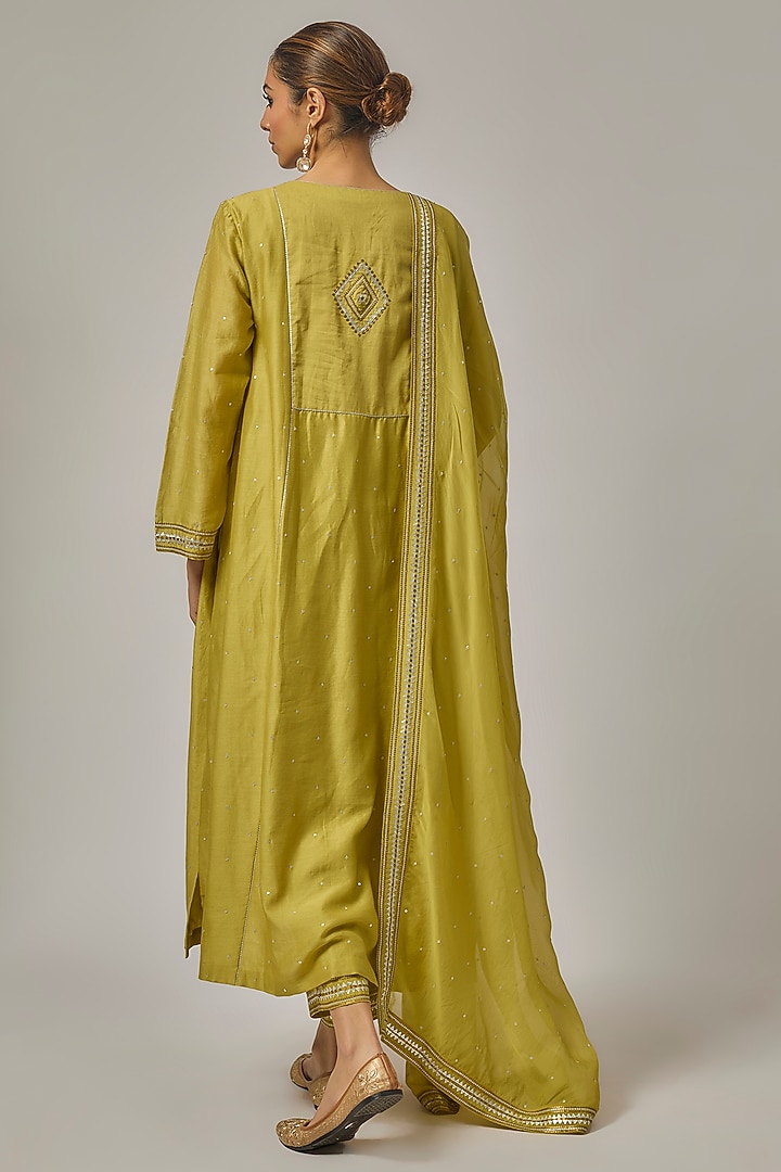 Pistachio Green Chanderi Hand Embroidered Kurta Set by Priyal Prakash at Pernia's Pop Up Shop