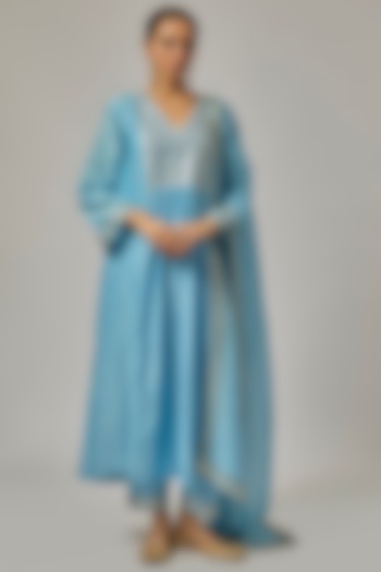 Sky Blue Chanderi Hand Embroidered Kurta Set by Priyal Prakash at Pernia's Pop Up Shop