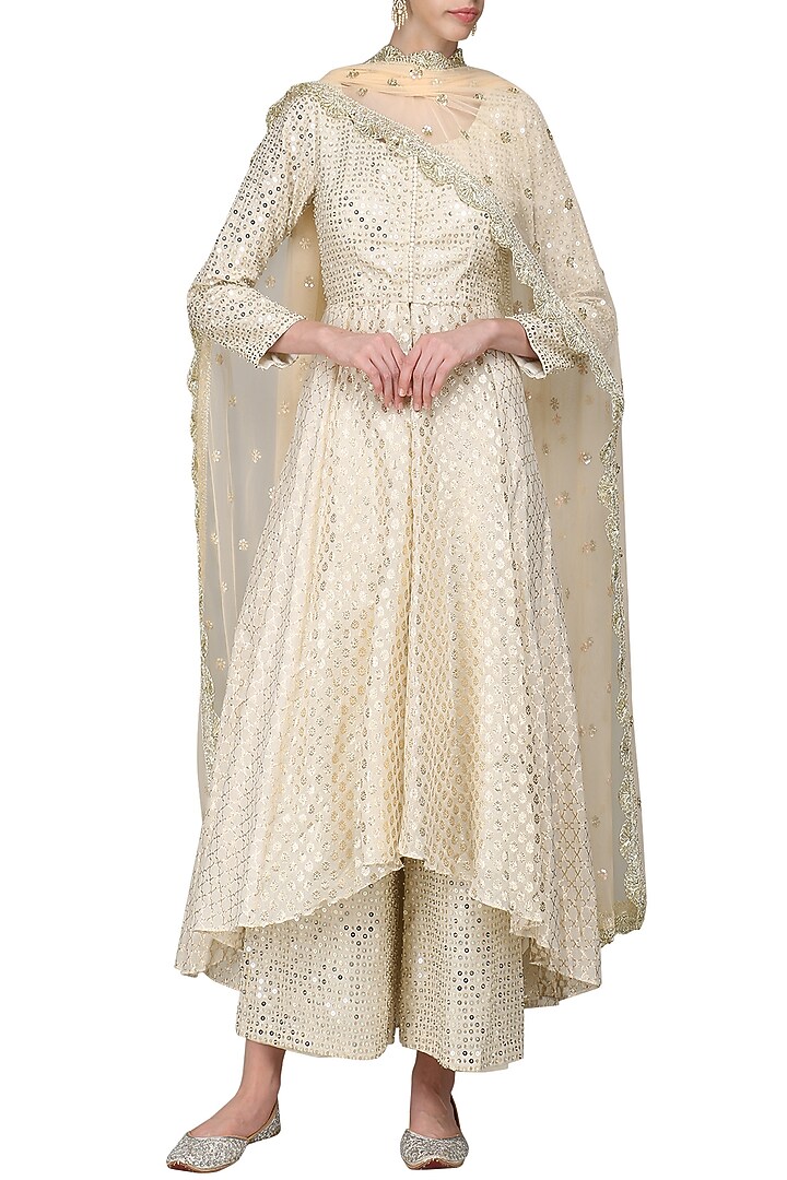 Ivory embroidered kurta set available only at Pernia's Pop Up Shop.