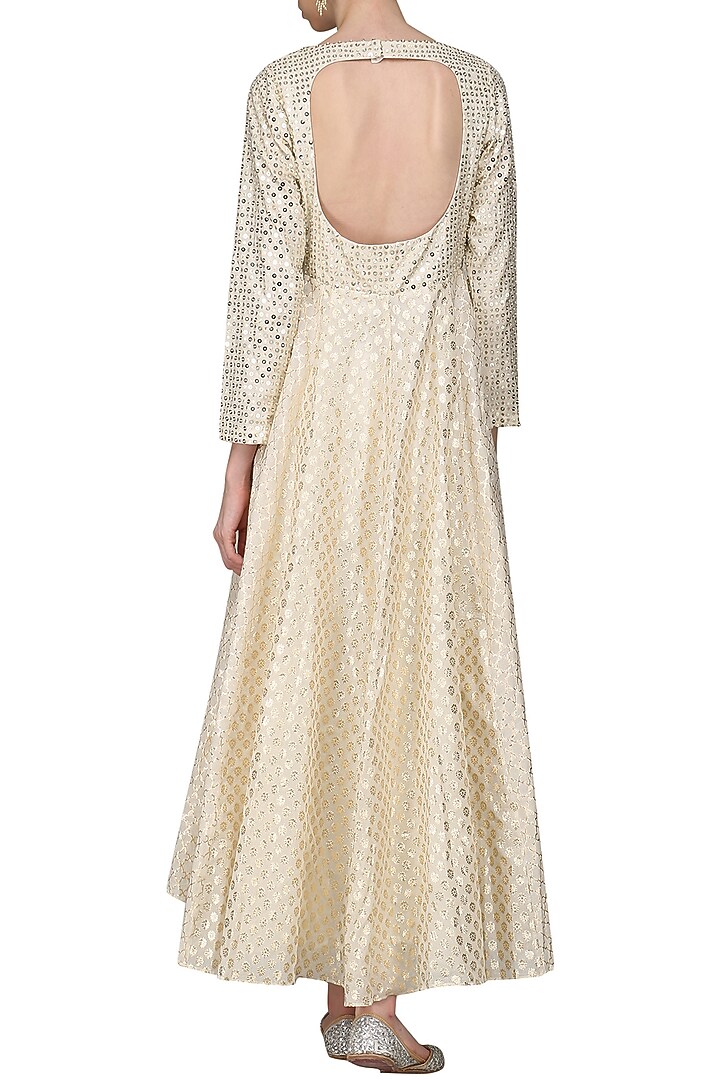 Ivory embroidered kurta set available only at Pernia's Pop Up Shop.