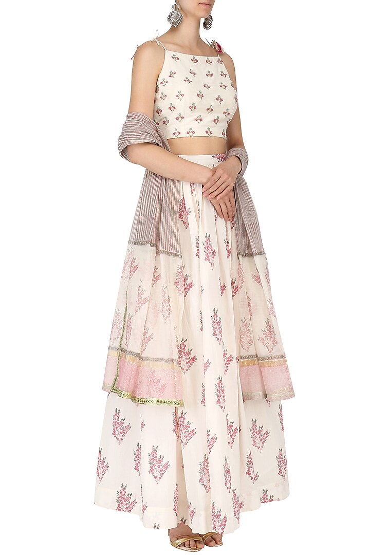 Ivory and pink jaipuri print lehenga set available only at Pernia's Pop Up Shop.
