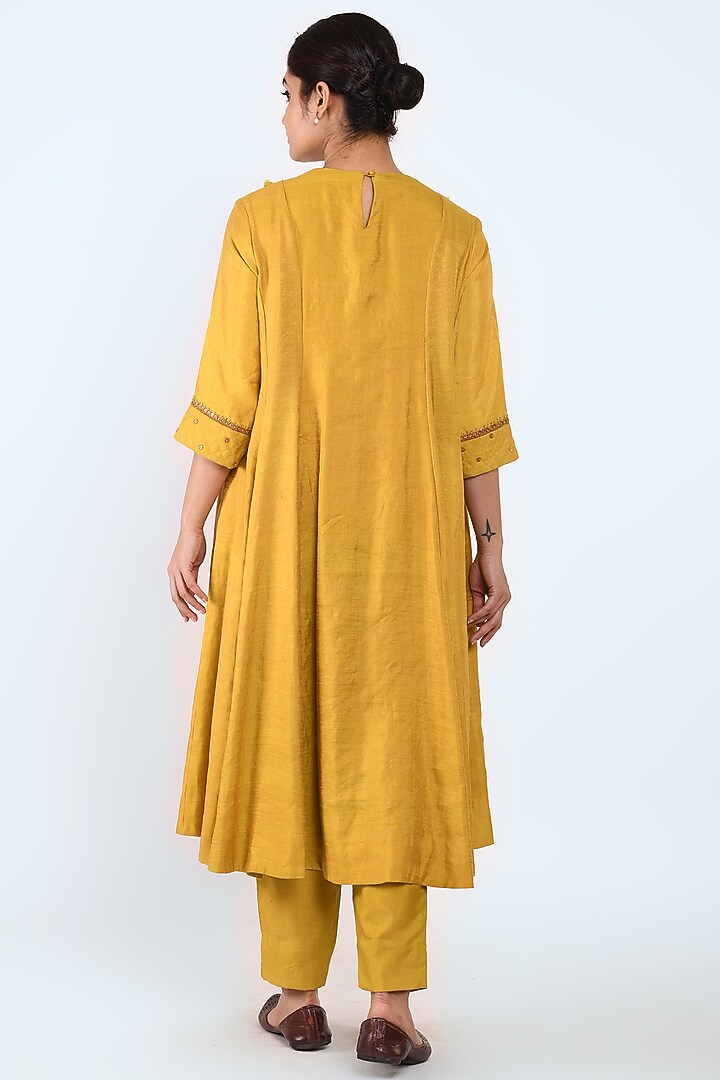 Mustard Spun Silk Kalidar Kurta Set by Prashant Chouhan at Pernia's Pop Up Shop