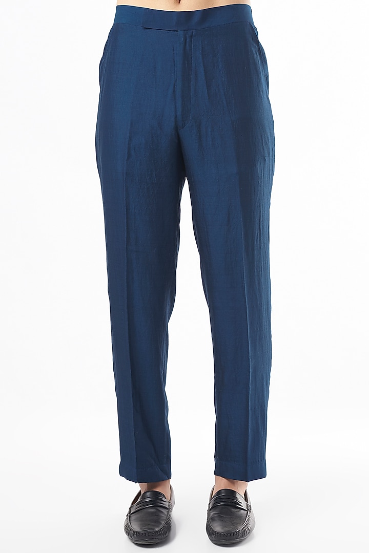 Blue Silk Twill Kurta Set by Pinnacle By Shruti Sancheti Men at Pernia's Pop Up Shop