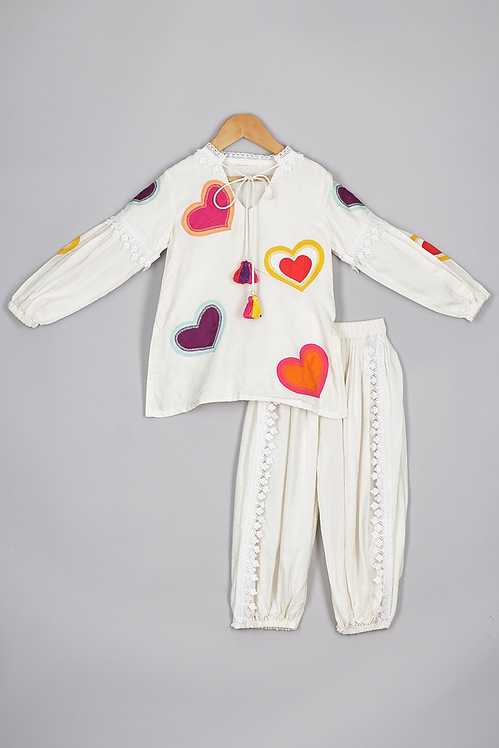 Off-White Silk Applique Embroidered Kurta Set For Girls by P & S Co at Pernia's Pop Up Shop