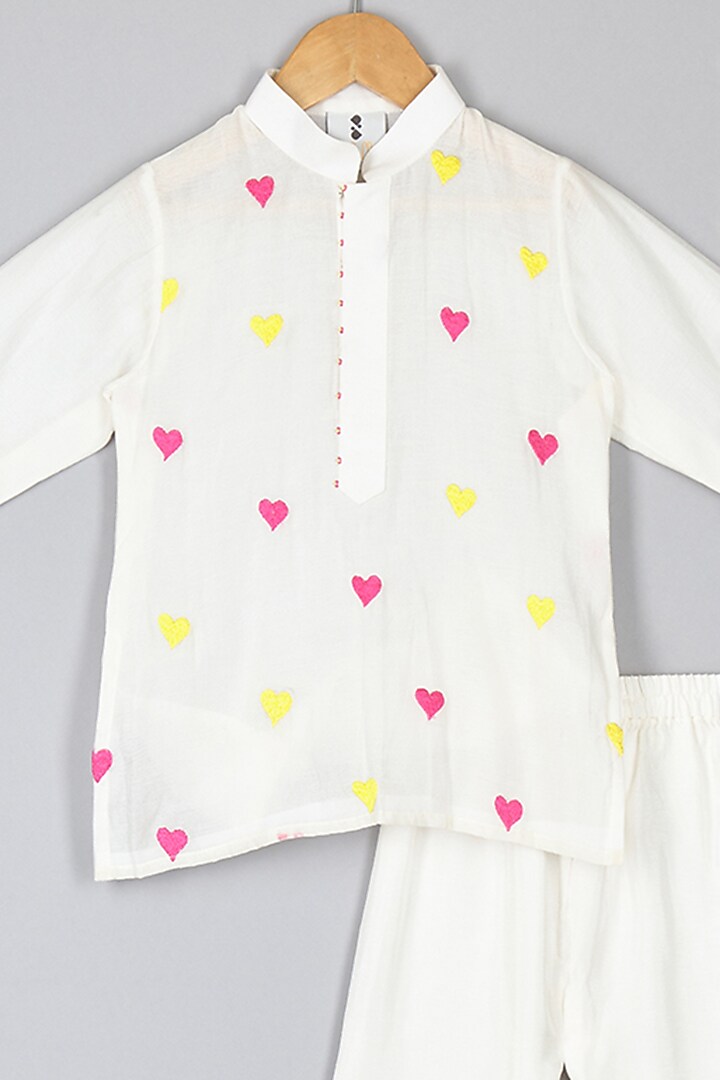 Off-White Chanderi Thread Embroidered Kurta Set For Boys by P & S Co at Pernia's Pop Up Shop