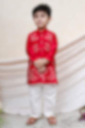 Red Chanderi Embroidered Kurta Set For Boys by P & S Co