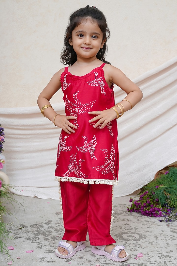 Red Chanderi Embroidered Kurta Set For Girls by P & S Co at Pernia's Pop Up Shop