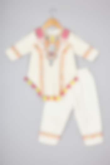 Off-White Flax Cotton Thread Embroidered Kurta Set For Girls by P & S Co at Pernia's Pop Up Shop