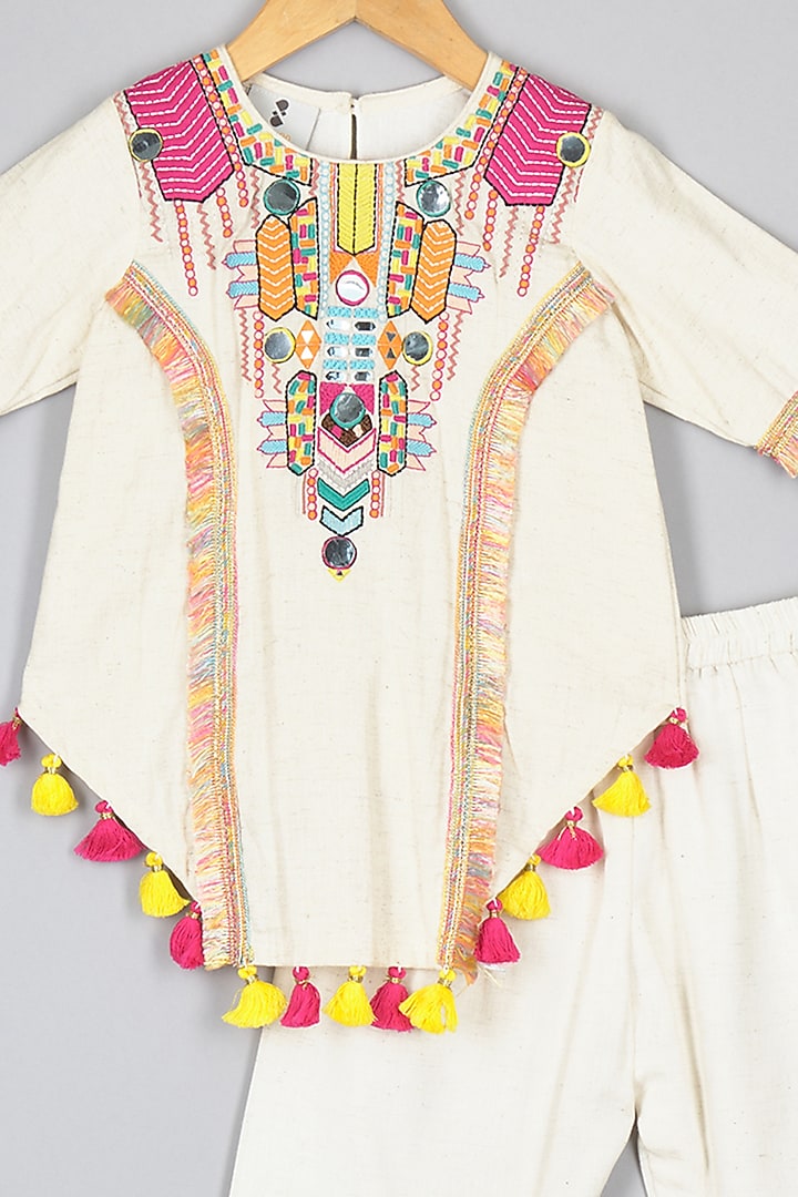 Off-White Flax Cotton Thread Embroidered Kurta Set For Girls by P & S Co at Pernia's Pop Up Shop