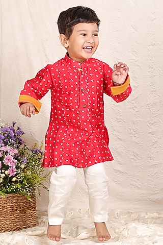 Red Chanderi Pintuck Kurta Set For Boys by P & S Co