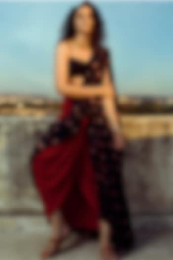 Navy Blue & Red Printed Lungi Festive Saree by Pasha at Pernia's Pop Up Shop