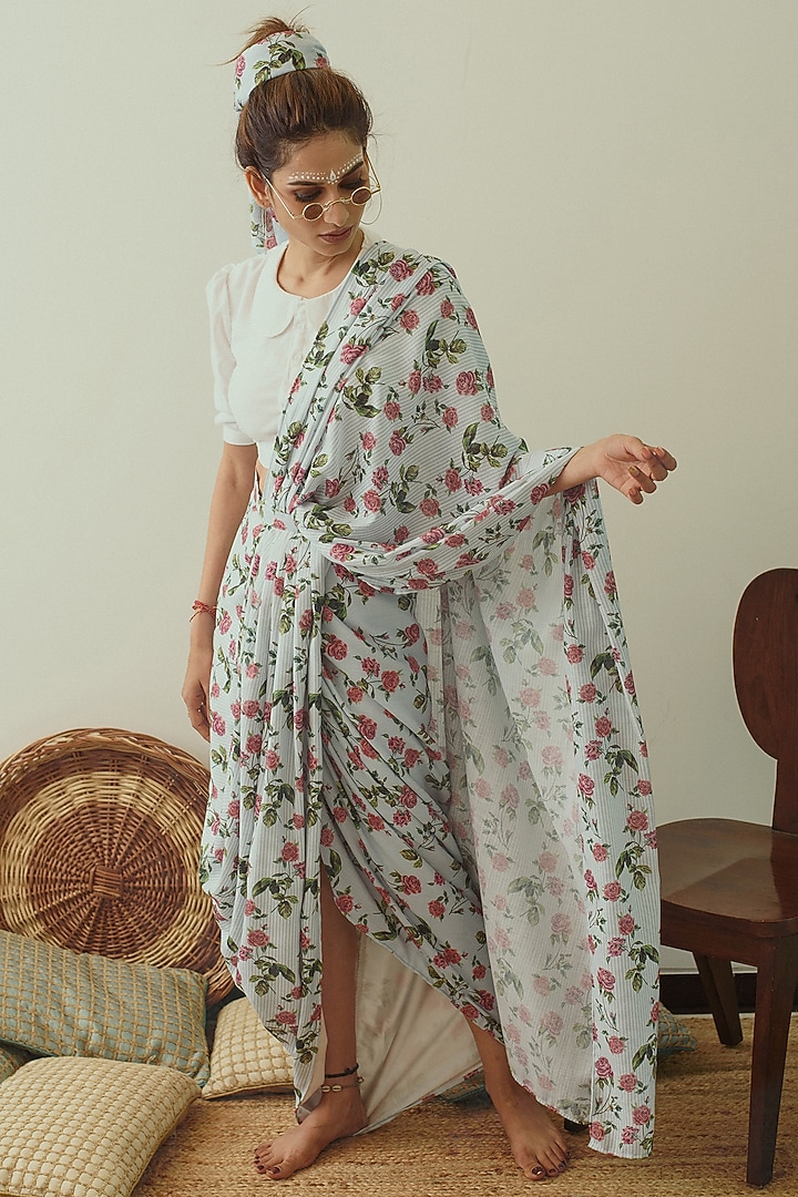 Iceberg Blue Linen Lungi Festive Saree Set by Pasha at Pernia's Pop Up Shop