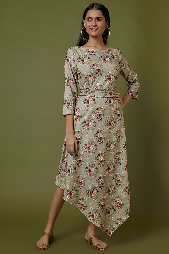 Laurel Green Floral Printed Kurta With Belt by Pasha at Pernia's Pop Up Shop