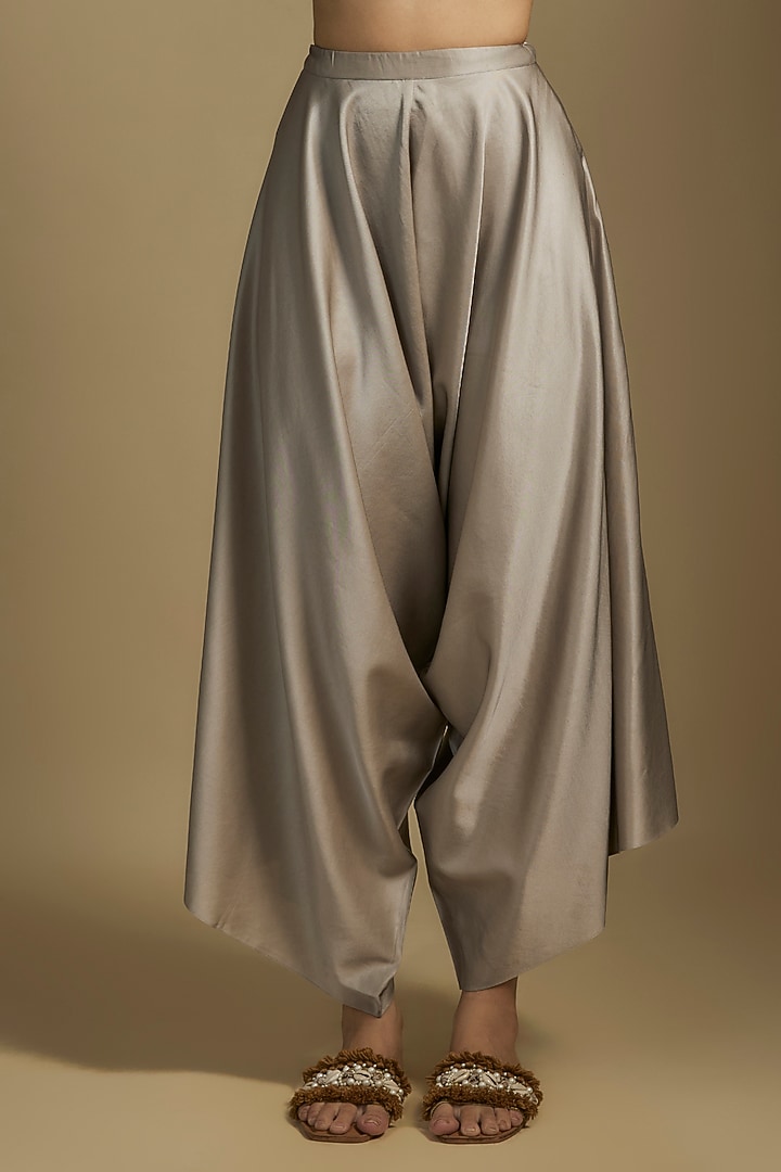 Red Crushed Silk Thread Work Kaftan Set by Prisho at Pernia's Pop Up Shop