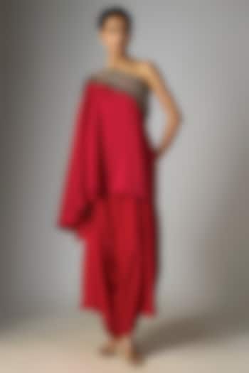 Red Silk Thread Work One-Shoulder Cape Set by Prisho at Pernia's Pop Up Shop