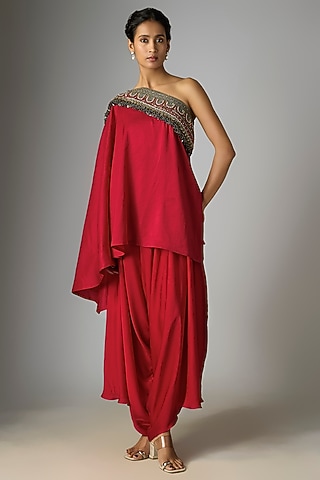 Red Silk Thread Work One-Shoulder Cape Set by Prisho